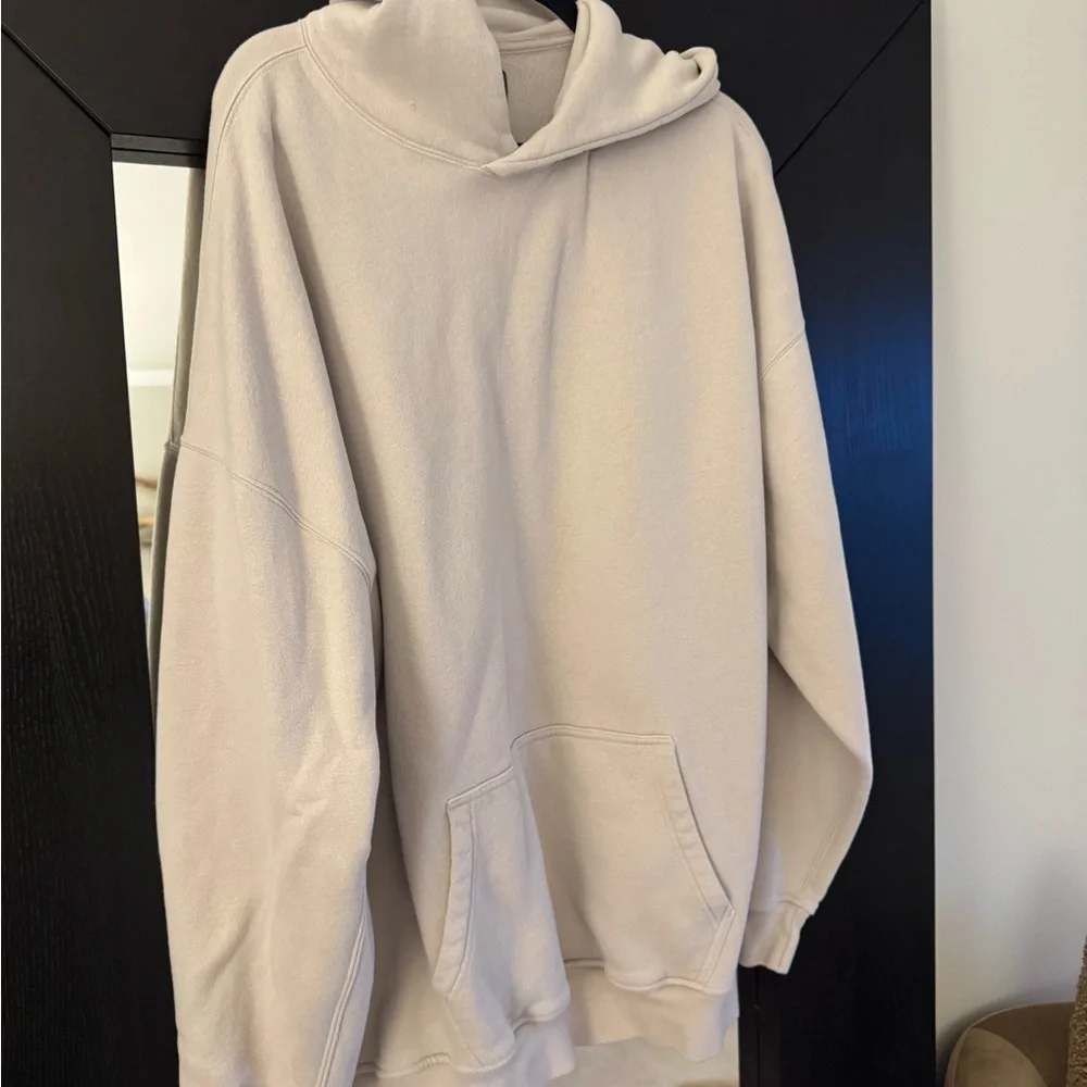 Essential Pullover Hoodie - Picture 3 of 8